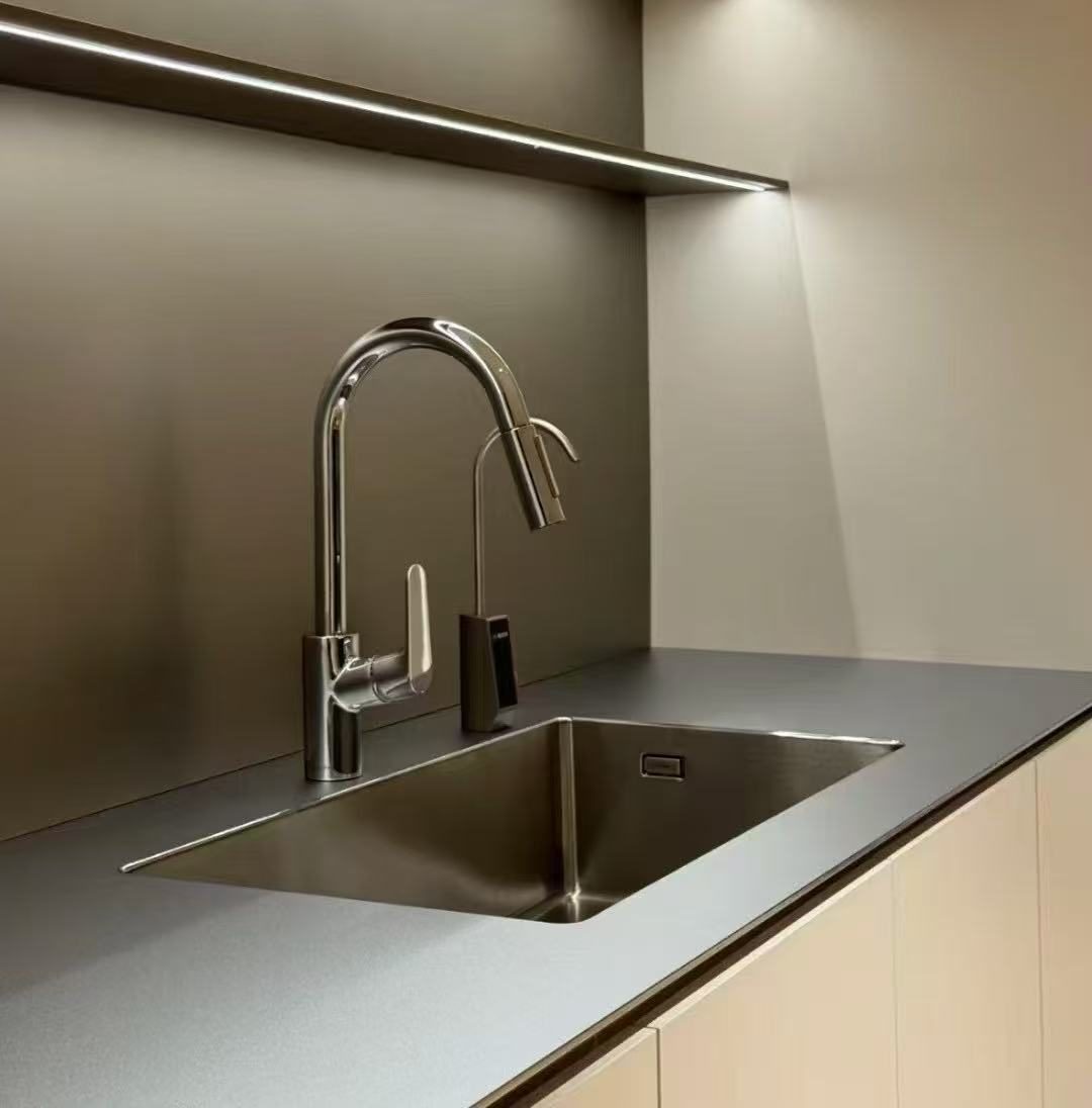 Steel Sink Detail