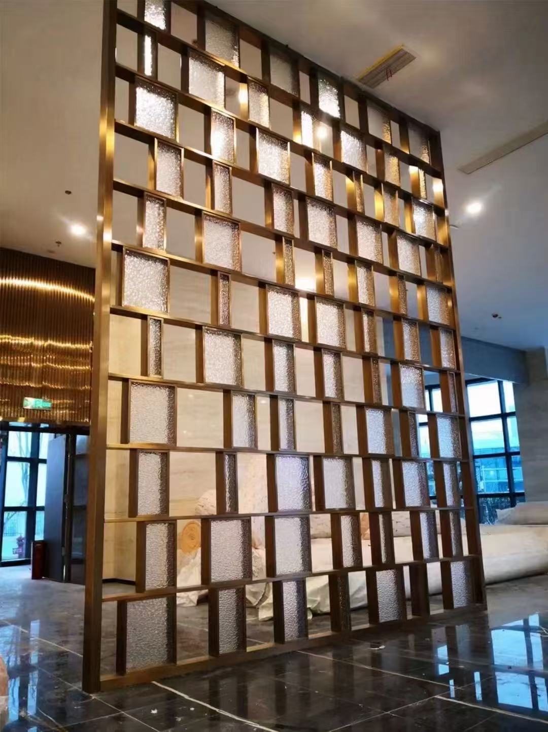 Crystal Tall Partition