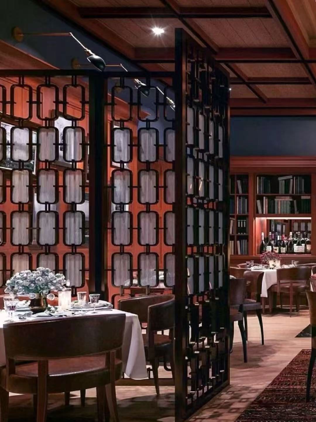 Dark Grid Partition Restaurant