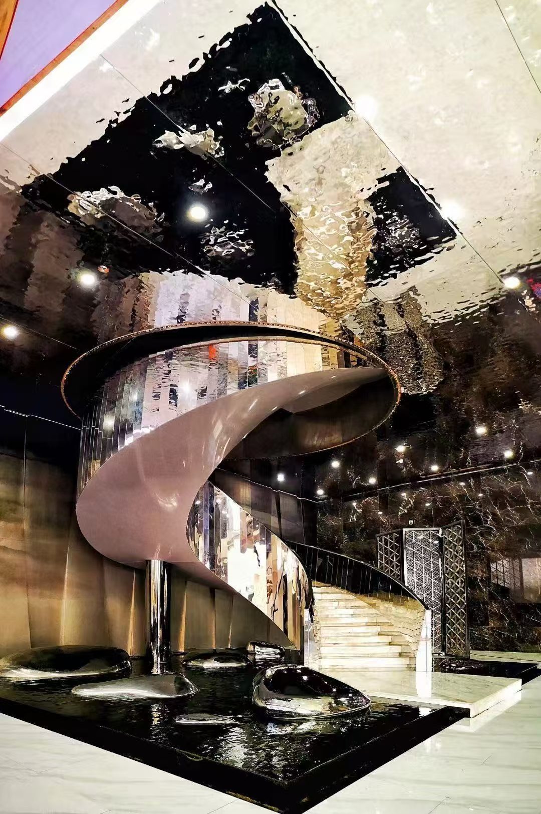 Spiral Staircase Mirror Ceiling